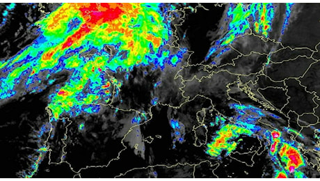 Allerta meteo in 18 regioni, dall'Emilia-Romagna alla Toscana fino alla Campania: Italia sotto la pioggia