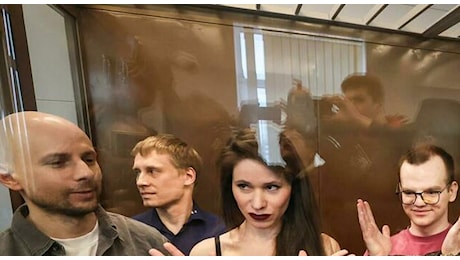 Mosca, condannati quattri giornalisti a cinque anni e mezzo: «Aiutavano Navalny»
