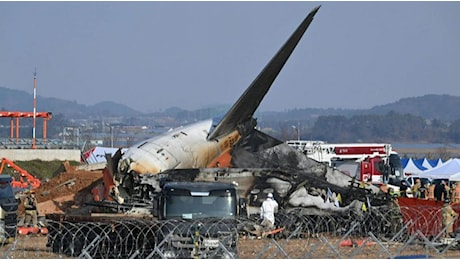 Sudcorea, 176 morti e tre dispersi in incidente aereo a Muan