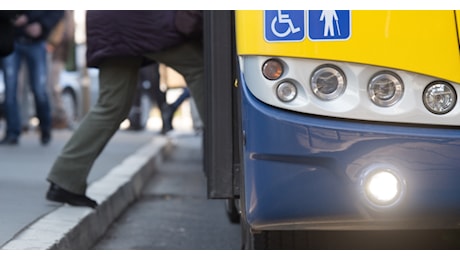 Sovrapprezzi trasporti: colpisce treni, bus e aerei