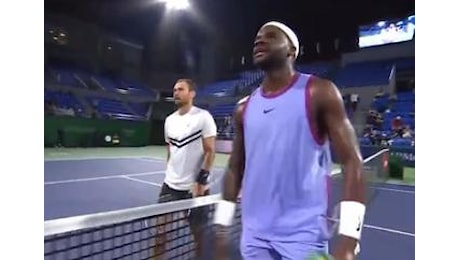 Atp Shanghai, Tiafoe furioso con l’arbitro: raffica di ‘vaffa’ – Video