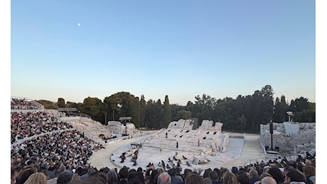 Applausi per il debutto dell’Elettra diretta da Roberto Andò
