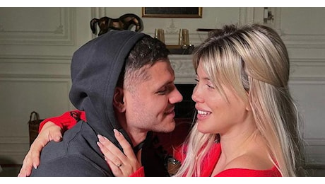 Mauro Icardi mette le cose in chiaro e posta una foto intima di Wanda: “Per voi che…”