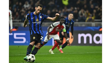 Calhanoglu su rigore, a San Siro Inter-Arsenal 1-0