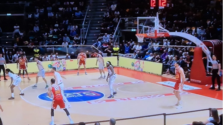 La Vuelle lotta ma non basta, la Fortitudo vince 94-85 e accede ai playoff - Vivere Pesaro La Vuelle lotta ma non basta, la Fortitudo vince 94-85 e accede ai playoff - Vivere Pesaro