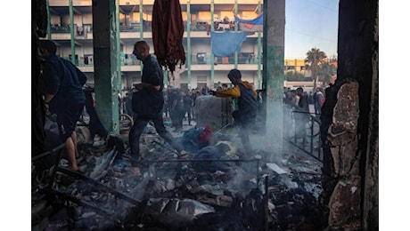 Gaza, media: quasi 90 morti in raid Israele, oltre 60 in attacco vicino ospedale