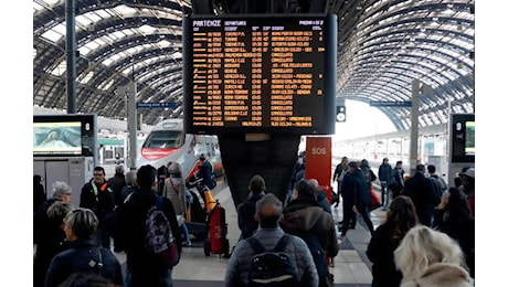 Oggi l’ultima giornata di sciopero dei treni: disagi fino alle 21, orari garantiti Trenitalia e Italo