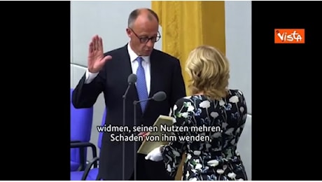 Il neo Cancelliere tedesco Merz presta giuramento al Bundestag