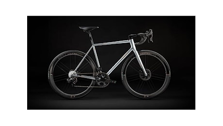 COLNAGO. STEELNOVO, TRADIZIONE E NUOVE TECNOLOGIE DANNO VISTA AD UNA BICI DA SOGNO. GALLERY