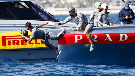 I miracoli di Luna Rossa: i cerotti e l’arte di arrangiarsi per restare in corsa nella Vuitton Cup