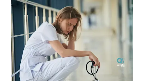 Medici e infermieri in difficoltà: burnout per uno su due in Italia