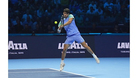 ATP Finals, allarme Alcaraz: allenamento interrotto dopo 10 minuti