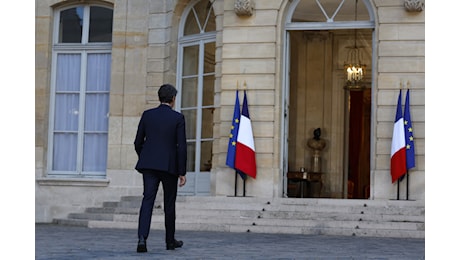 Francia, al governo solo gli «affari correnti»