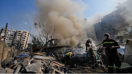 Raid aerei israeliani devastano Dahiyeh: 24 vittime alle porte di Beirut