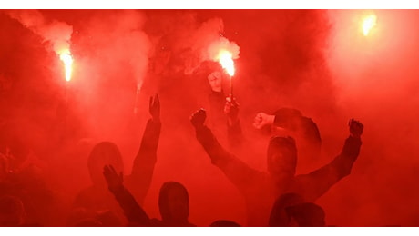 Elfsborg-Roma, bomboni e fuochi d’artificio nella notte fuori l’hotel giallorosso