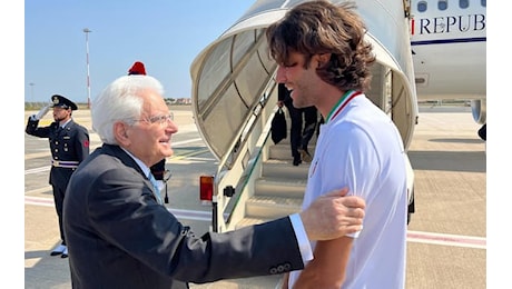 Olimpiadi, Mattarella e Tamberi sull'aereo presidenziale arrivati a Parigi