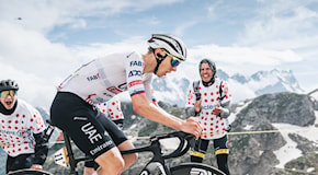 Tour de France, Pogacar: «Non ho attaccato prima perché c'era vento, l'asfalto bagnato mi ha un po' spaventato»