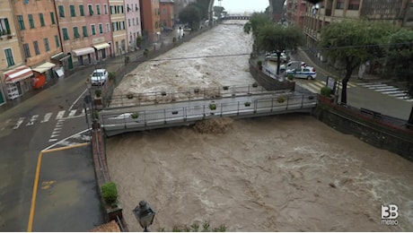 Cronaca meteo diretta - Maltempo Liguria, a un passo dall'alluvione: torrente Sori vicino a esondazione - Video