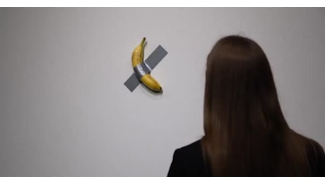 IL VIDEO. Comedian, la banana appiccicata di Cattelan, all'asta da Sotheby's