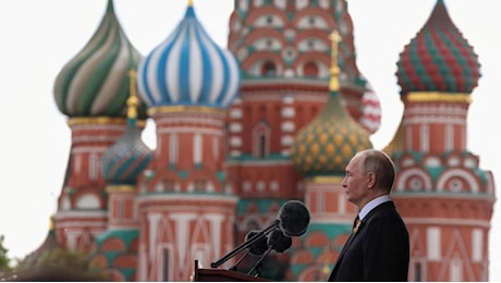 Per gli 80 anni del Giorno della Vittoria Putin abbassa i toni: un messaggio a Trump