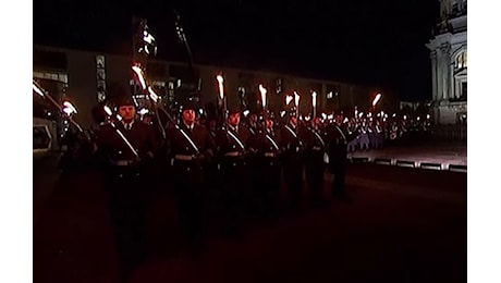 Il governo tedesco, mentre cade, reintroduce il Servizio di Leva