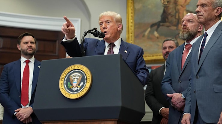 Dazi, Trump ha firmato: per l’Ue tariffe al 15% dal 7 agosto - La Stampa Dazi, Trump ha firmato: per l’Ue tariffe al 15% dal 7 agosto - La Stampa