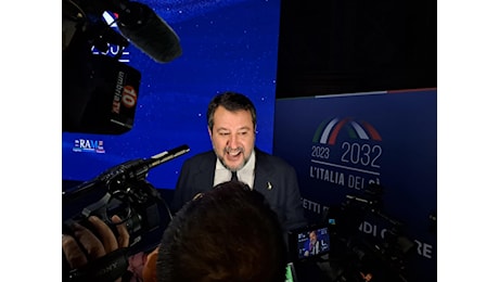 Treni fermi per lo sciopero ma Salvini va a inaugurare la metro a Milano