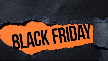 Black Friday, cala la propensione all'acquisto: 3 italiani su 10 non faranno regali a Natale