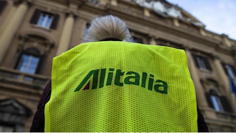 Uilt, da Alitalia procedura di licenziamento per 2200 lavoratori