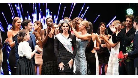 Alla toscana Ofelia Passaponti la corona di Miss Italia 2024