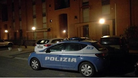 Milano, 16enne con deficit cognitivo sequestrato in una cantina, seviziato e violentato per una notte: arrestati un 44enne e un minorenne