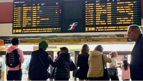 Ritardi record sui treni: la rabbia dei passeggeri e le scuse di Rfi