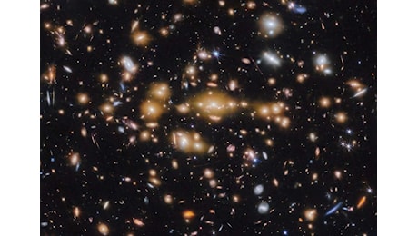 Il James Webb ha trovato ammassi stellari in una galassia neonata dell'Universo primordiale
