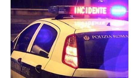Roma, scontro tra scooter e camion sulla tangenziale est: morto un 62enne