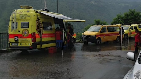 Passaggi, laghi e antri sconosciuti. Il piccolo Carso sul lago d’Iseo e quella strettoia di cento metri