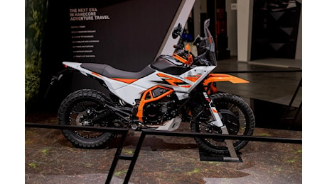 KTM 390 Adventure R 2025, per chi non ha paura di infangarsi