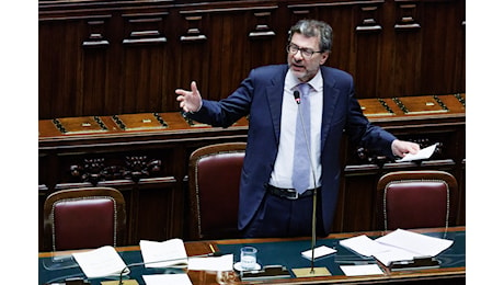 Manovra, Giorgetti si confronta con le banche: entrate soprattutto da tagli