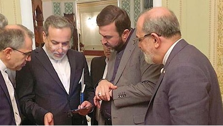 Usa-Iran, prove di dialogo: colloqui indiretti sul nucleare in Oman. «Incontri costruttivi e promettenti»