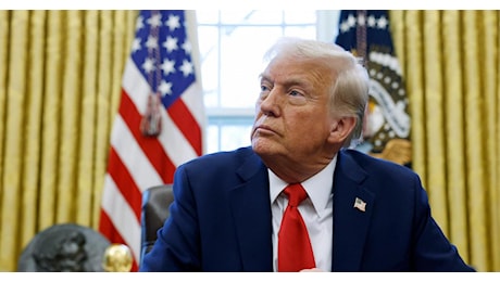 Trump annuncia il “primo accordo commerciale”. Downing Street conferma che si tratta del Regno Unito