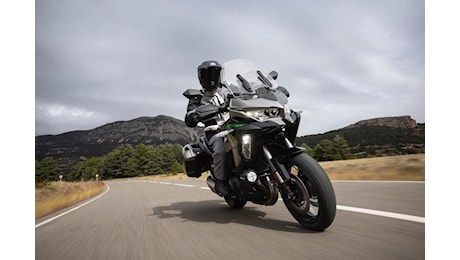 Kawasaki Versys 1100 SE 2025: instancabile viaggiatrice