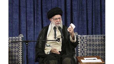 Iran, Khamenei minaccia Israele e Usa: Risposta sarà schiacciante