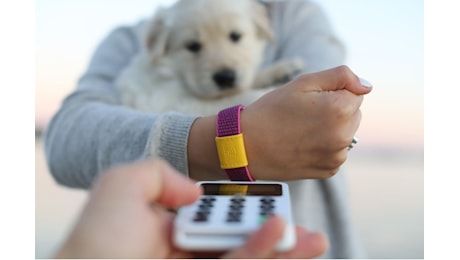 Salone dei pagamenti: Intesa Sanpaolo con Mastercard presenta il payment bracelet