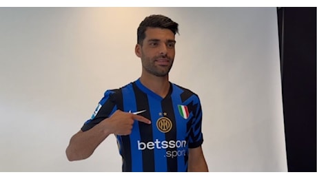 VIDEO / Inter, la nuova maglia arriva ad Appiano Gentile: “Disegniamo il futuro”