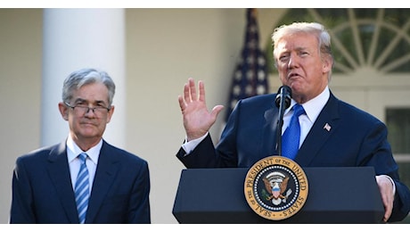 Trump attacca ancora Powell: È uno stupido, per non aver abbassato i tassi d'interesse