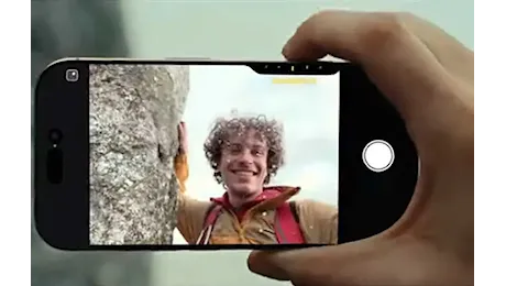 Vodafone, iPhone 16 Pro da 15 euro al mese: nuovo spot sui controlli della fotocamera