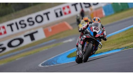 Superbike a Magny-Cours, prove libere: paura per Razgatlioglu, primo tempo a Van Der Mark