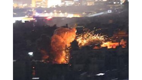 Israele, raid a sud di Beirut: morti. Idf ordina evacuazione da città