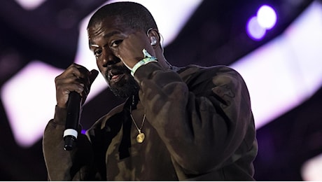 Kanye West sotto accusa: “Portava donne a P. Diddy”