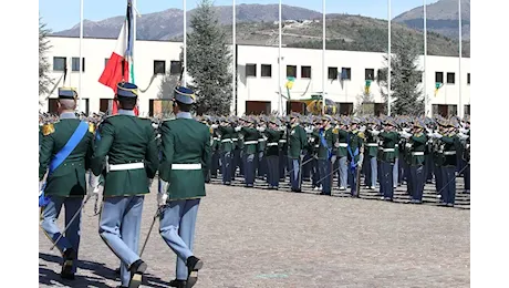 CRONACA Allieva denuncia abusi, inchiesta nella scuola Guardia Finanza