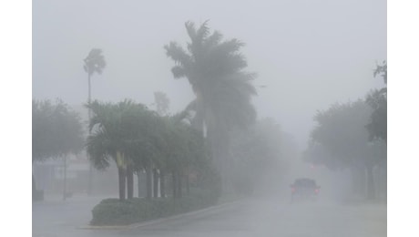 L'uragano Milton travolge la Florida: ci sono i primi morti, oltre 2 milioni di persone senza elettricità